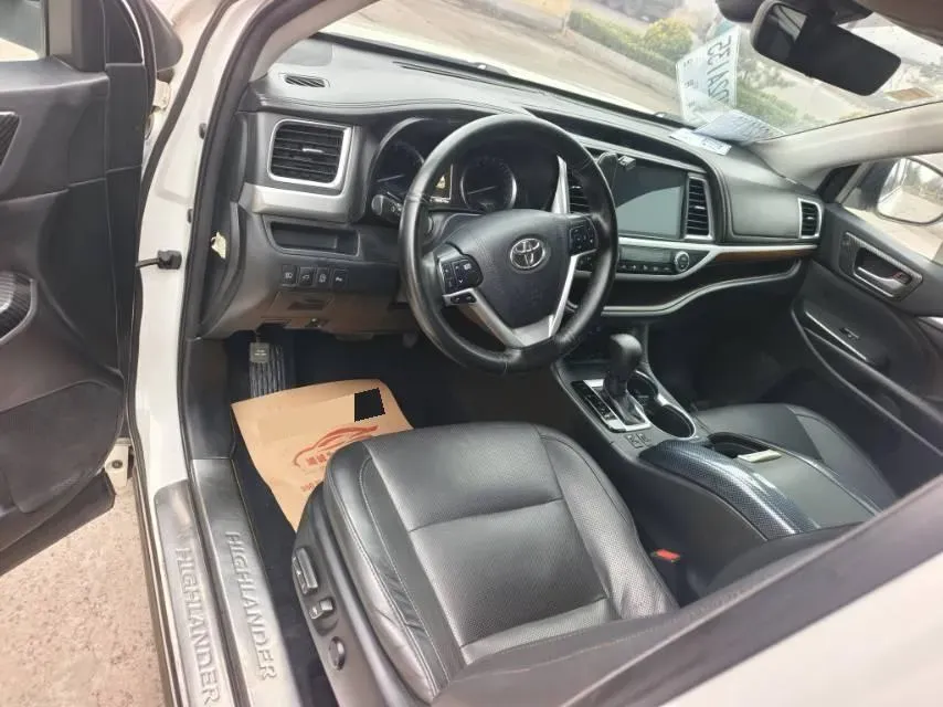 2018 Jeep Grand Commander 2.0T 265HP L4 9AT,autocango,china used car exporter,china ev exporter,chinese used car exporter,chinese used ev exporter