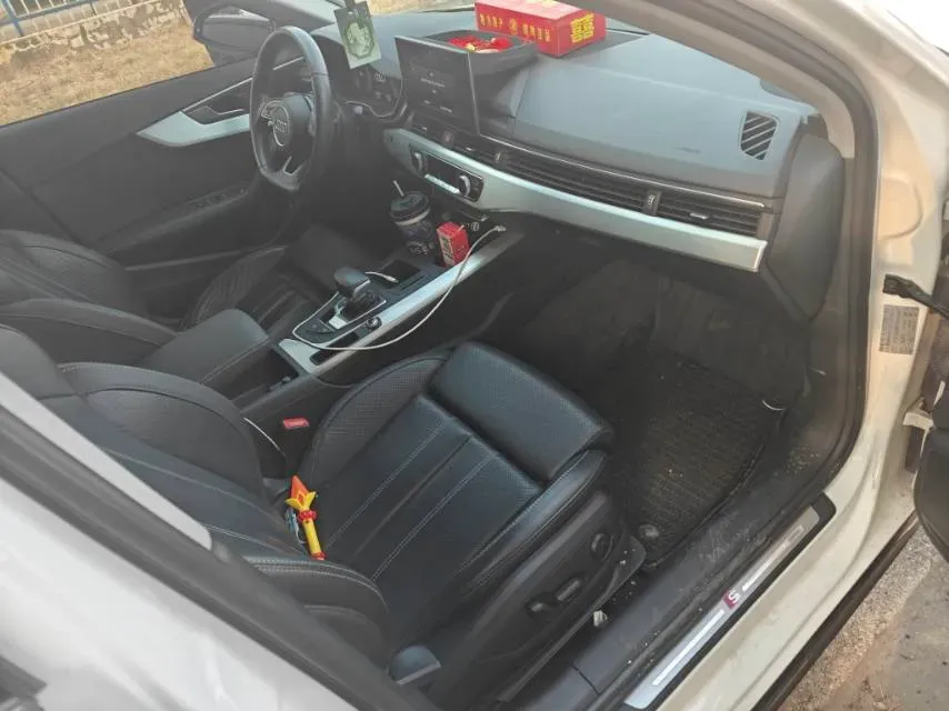 2022 Audi A4L 2.0T 190HP L4 7DCT,autocango,china used car exporter,china ev exporter,chinese used car exporter,chinese used ev exporter