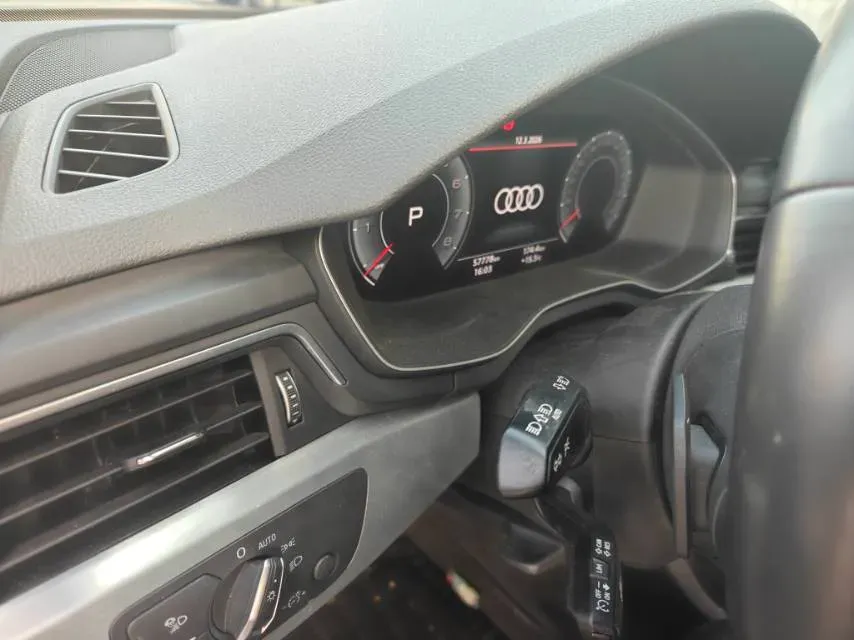 2022 Audi A4L 2.0T 190HP L4 7DCT,autocango,china used car exporter,china ev exporter,chinese used car exporter,chinese used ev exporter