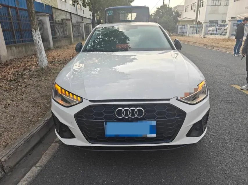 2022 Audi A4L 2.0T 190HP L4 7DCT,autocango,china used car exporter,china ev exporter,chinese used car exporter,chinese used ev exporter
