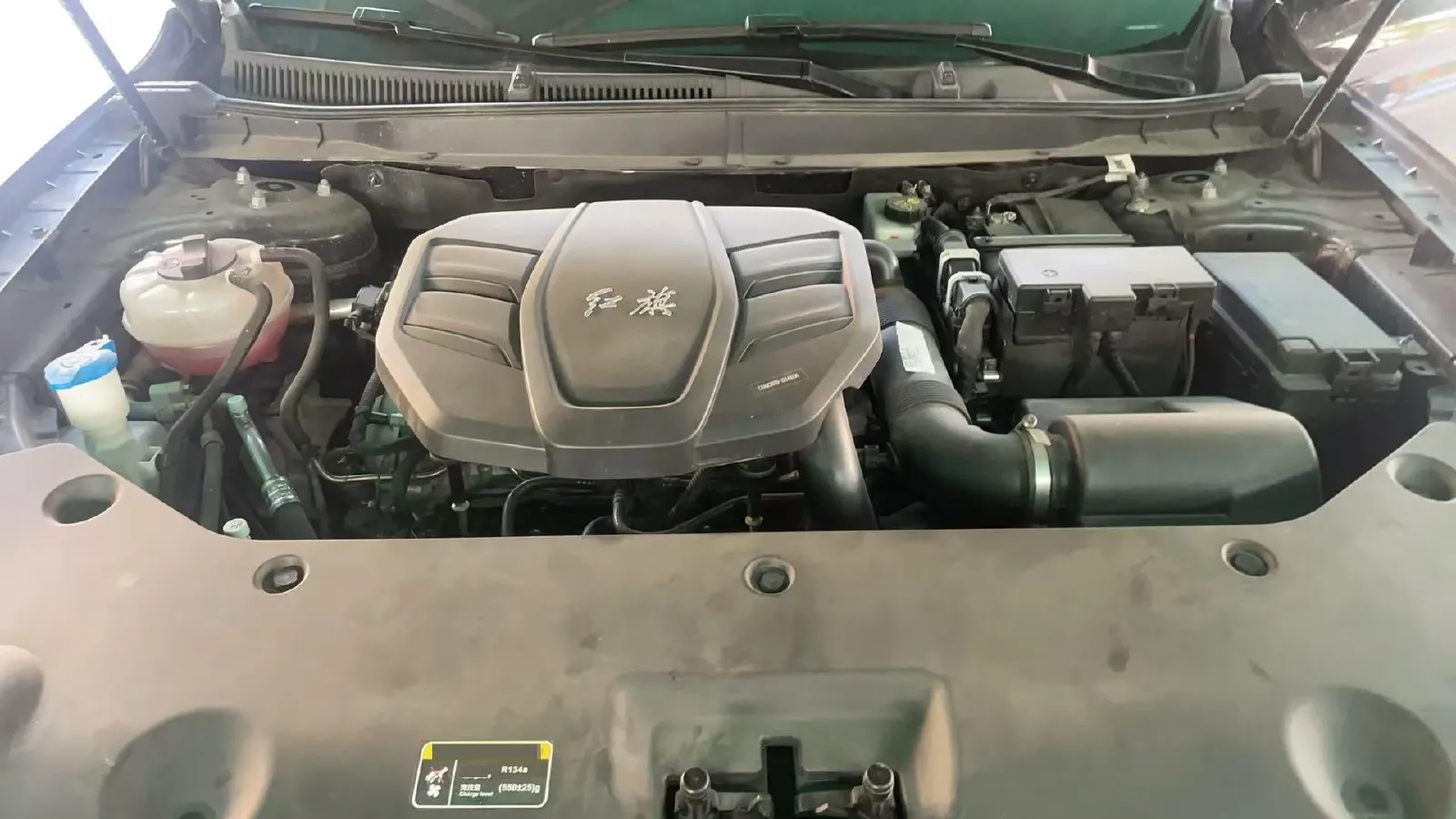 2023 HongQi HS5 2.0T 252HP L4 8AT,autocango,china used car exporter,china ev exporter,chinese used car exporter,chinese used ev exporter