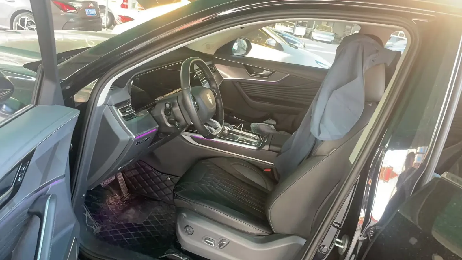 2023 HongQi HS5 2.0T 252HP L4 8AT,autocango,china used car exporter,china ev exporter,chinese used car exporter,chinese used ev exporter