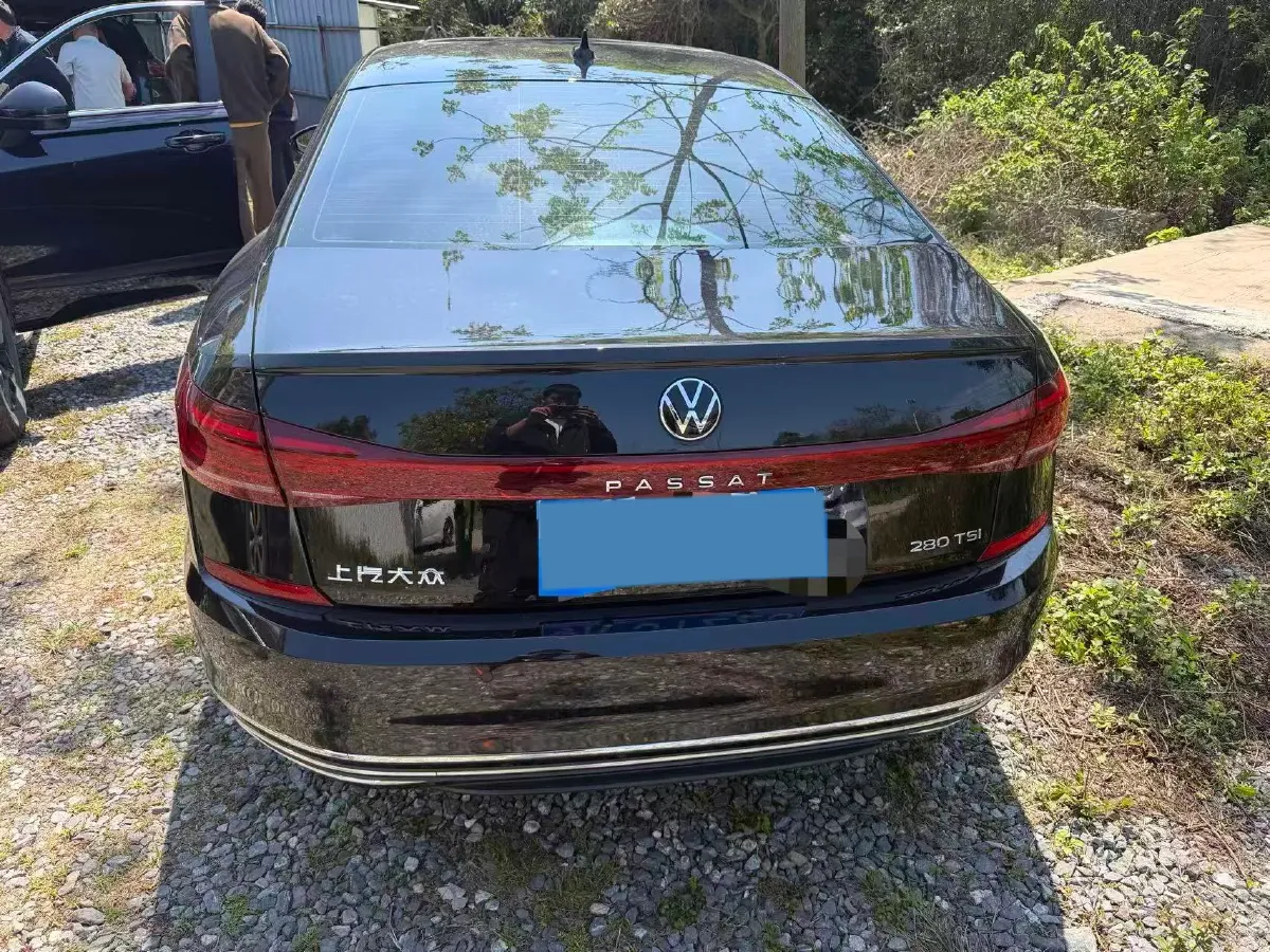 2024 Volkswagen Passat 2.0T 220HP L4 7DCT,autocango,china used car exporter,china ev exporter,chinese used car exporter,chinese used ev exporter