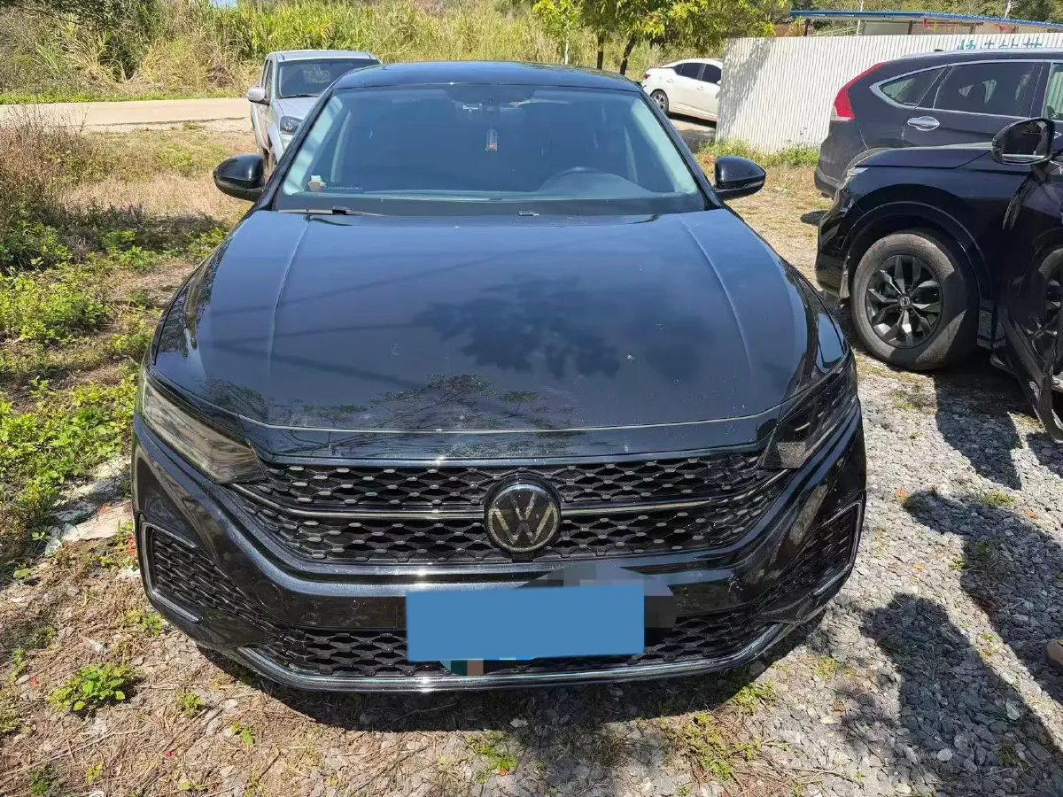 2024 Volkswagen Passat 2.0T 220HP L4 7DCT,autocango,china used car exporter,china ev exporter,chinese used car exporter,chinese used ev exporter