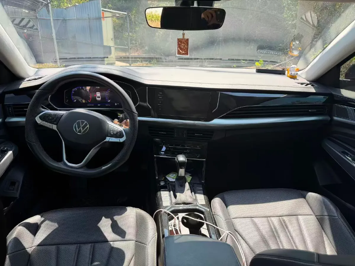 2024 Volkswagen Passat 2.0T 220HP L4 7DCT,autocango,china used car exporter,china ev exporter,chinese used car exporter,chinese used ev exporter