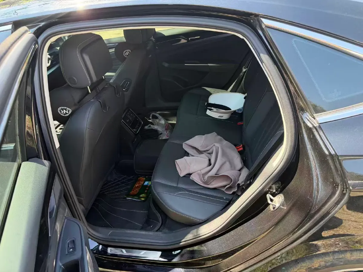 2024 Volkswagen Passat 2.0T 220HP L4 7DCT,autocango,china used car exporter,china ev exporter,chinese used car exporter,chinese used ev exporter