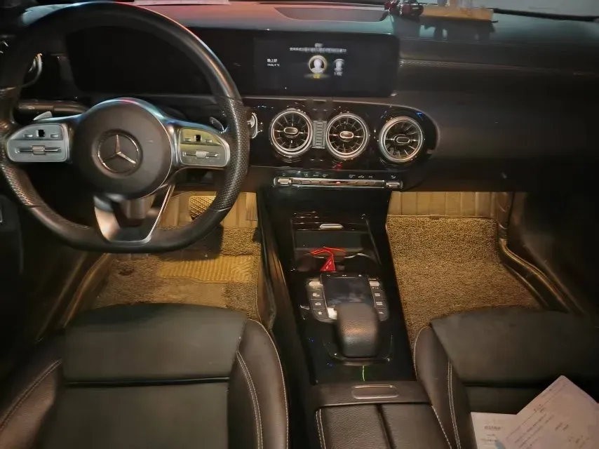 2021 Mercedes-Benz A Class 1.3T 163HP L4 7DCT,autocango,china used car exporter,china ev exporter,chinese used car exporter,chinese used ev exporter