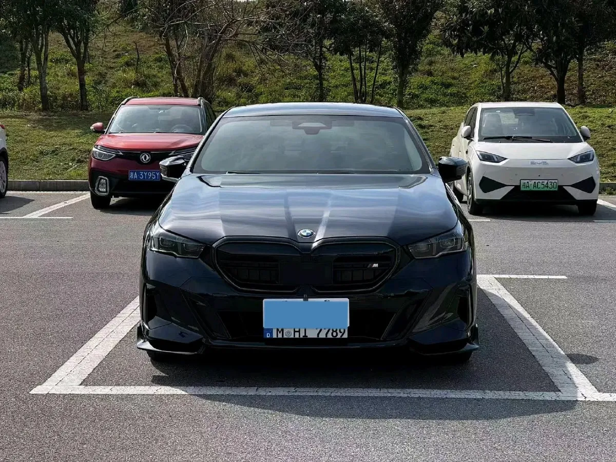 2024 BMW 5 Series 2.0T 258HP L4 8AT,autocango,china used car exporter,china ev exporter,chinese used car exporter,chinese used ev exporter