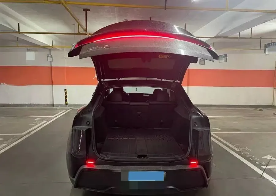 2025 Tesla Model Y BEV 62.5KWH,autocango,china used car exporter,china ev exporter,chinese used car exporter,chinese used ev exporter