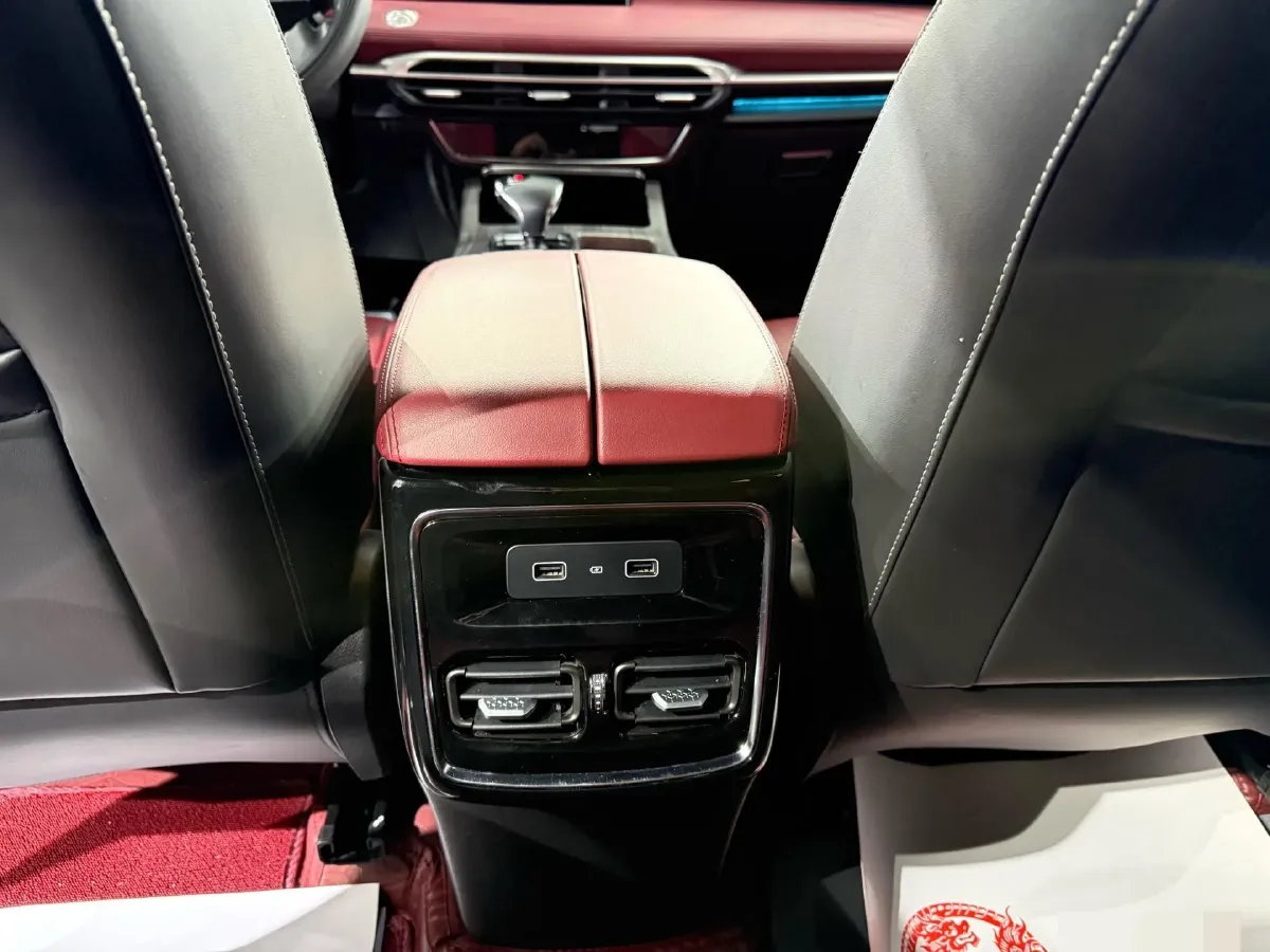 2023 ChangAn Oshan X7 Plus 1.5T 188HP L4 7DCT,autocango,china used car exporter,china ev exporter,chinese used car exporter,chinese used ev exporter