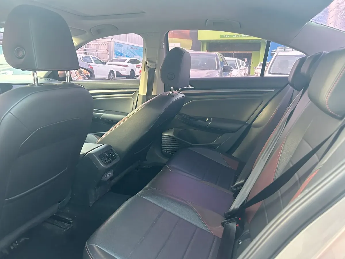 2019 Ford Focus 1.5T 184HP L3 8AT,autocango,china used car exporter,china ev exporter,chinese used car exporter,chinese used ev exporter