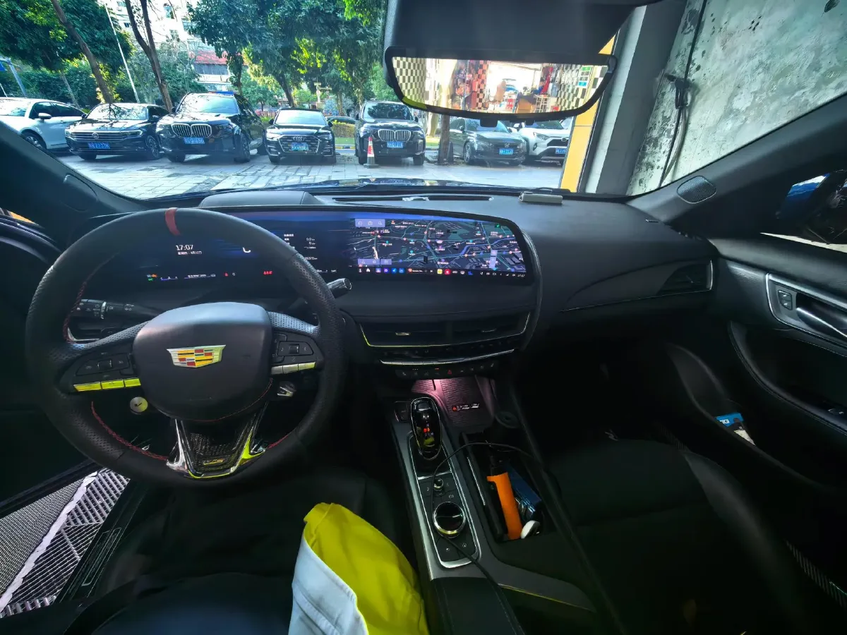 2024 Cadillac CT5 2.0T 237HP L4 10AT,autocango,china used car exporter,china ev exporter,chinese used car exporter,chinese used ev exporter