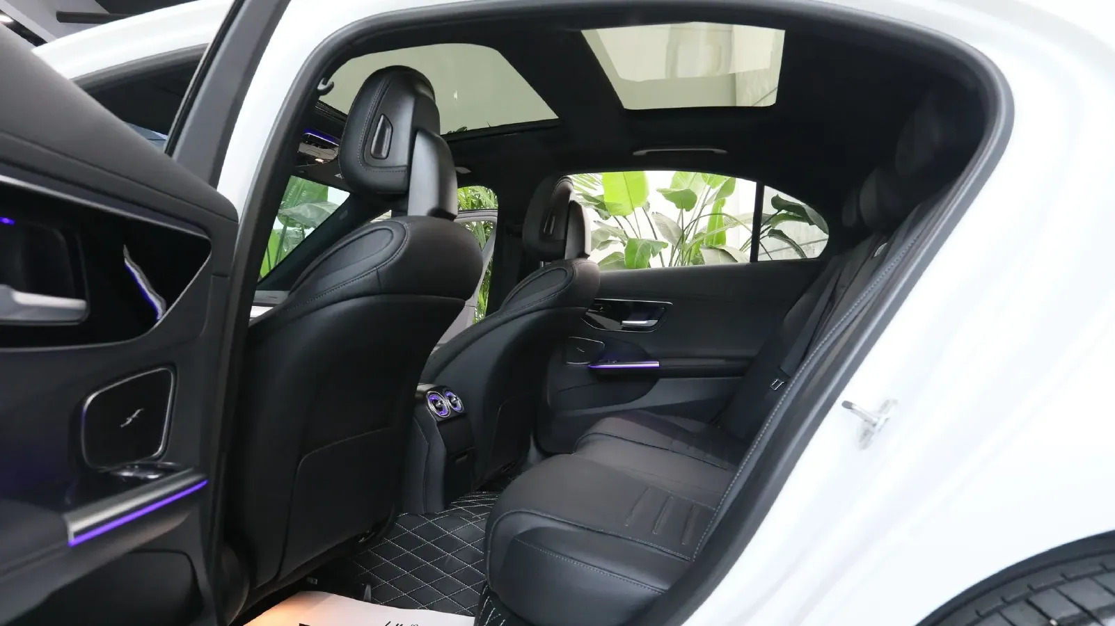 2024 Mercedes-Benz C Class 1.5T 204HP L4 9AT,autocango,china used car exporter,china ev exporter,chinese used car exporter,chinese used ev exporter