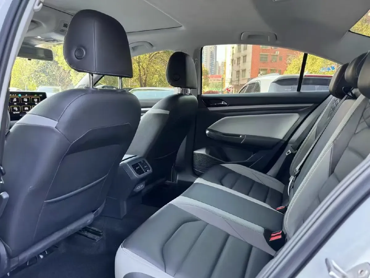2023 Volkswagen Bora 1.5T 160HP L4 7DCT,autocango,china used car exporter,china ev exporter,chinese used car exporter,chinese used ev exporter