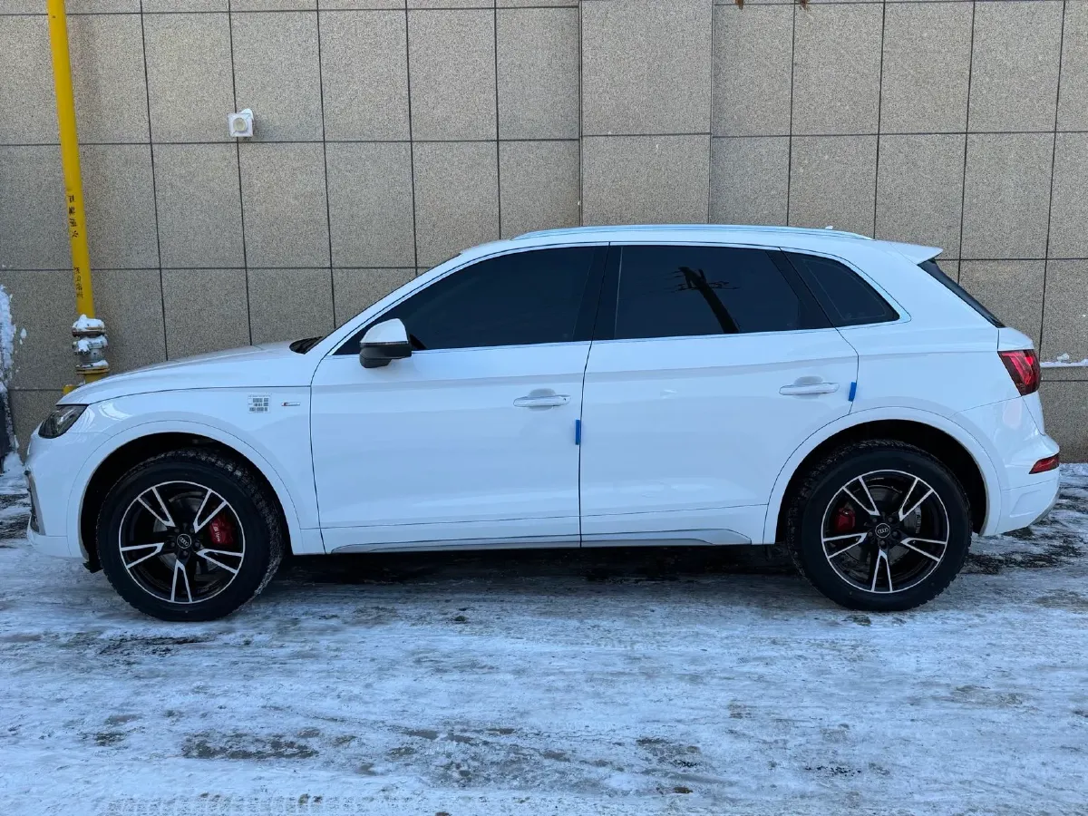 2022 Audi Q5L 2.0T 190HP L4 7DCT,autocango,china used car exporter,china ev exporter,chinese used car exporter,chinese used ev exporter