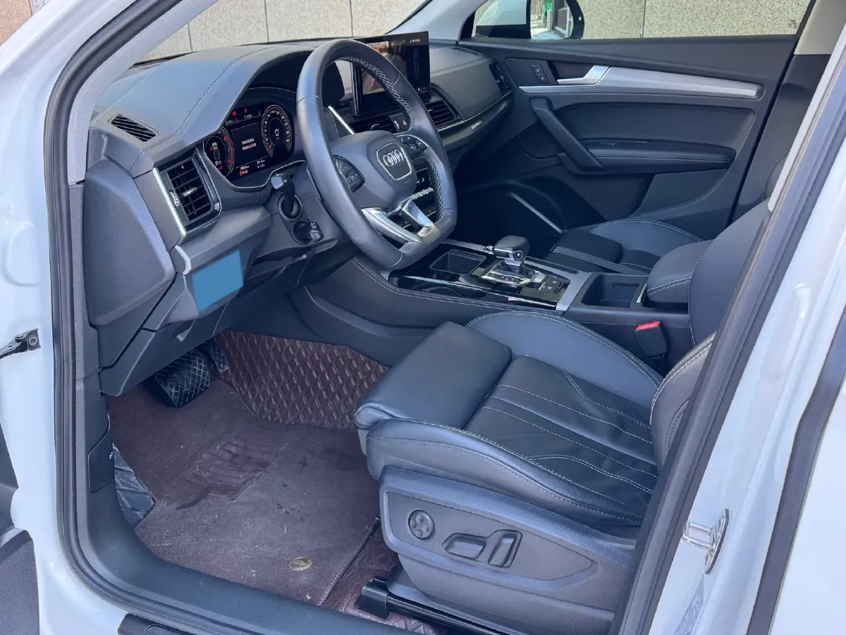 2022 Audi Q5L 2.0T 190HP L4 7DCT,autocango,china used car exporter,china ev exporter,chinese used car exporter,chinese used ev exporter