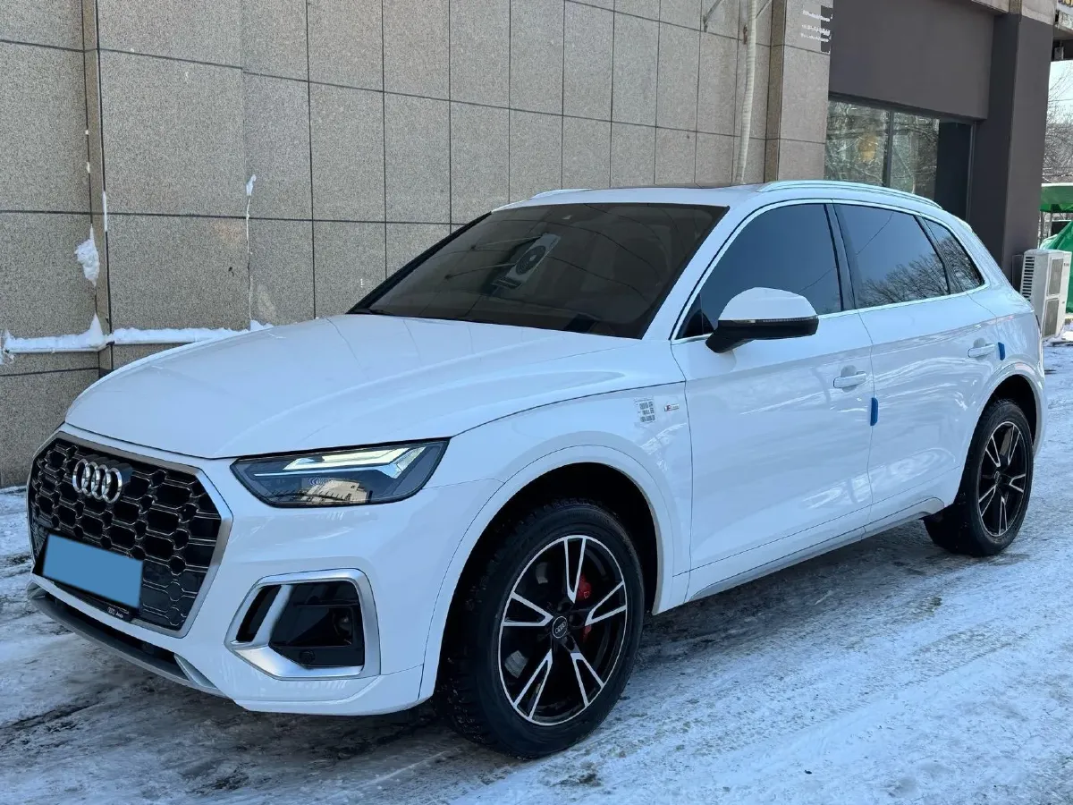 2022 Audi Q5L 2.0T 190HP L4 7DCT,autocango,china used car exporter,china ev exporter,chinese used car exporter,chinese used ev exporter