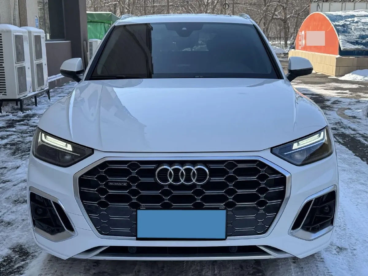 2022 Audi Q5L 2.0T 190HP L4 7DCT,autocango,china used car exporter,china ev exporter,chinese used car exporter,chinese used ev exporter