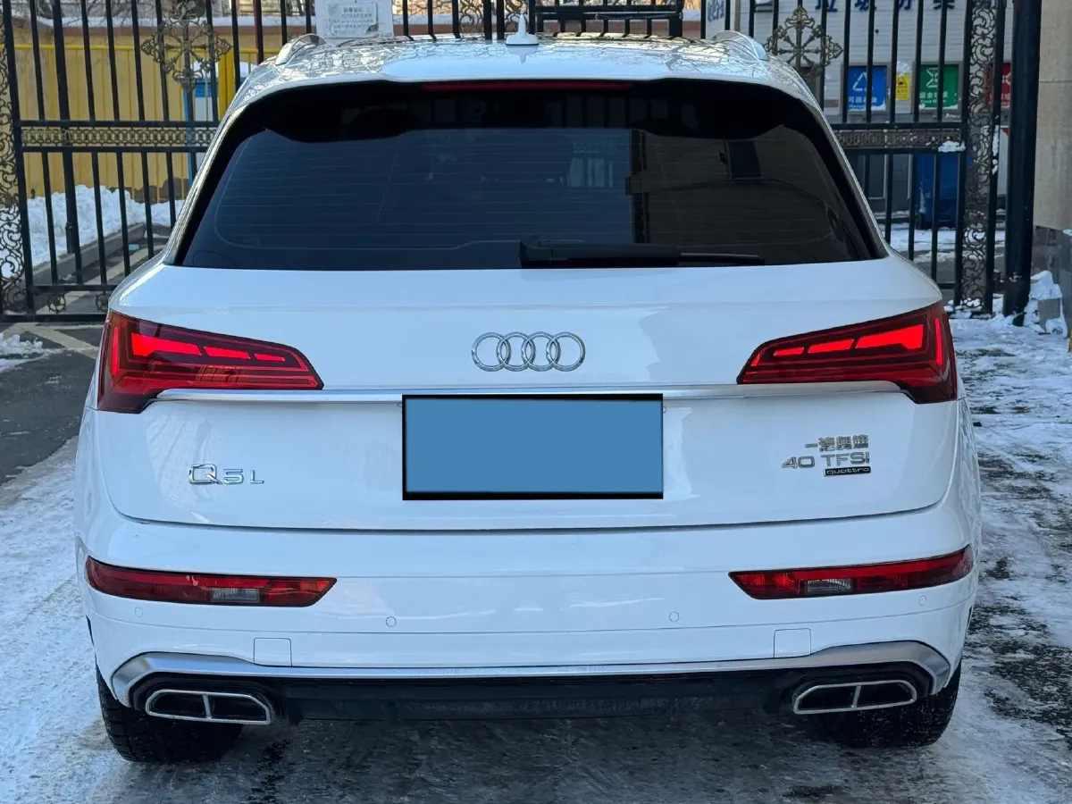 2022 Audi Q5L 2.0T 190HP L4 7DCT,autocango,china used car exporter,china ev exporter,chinese used car exporter,chinese used ev exporter