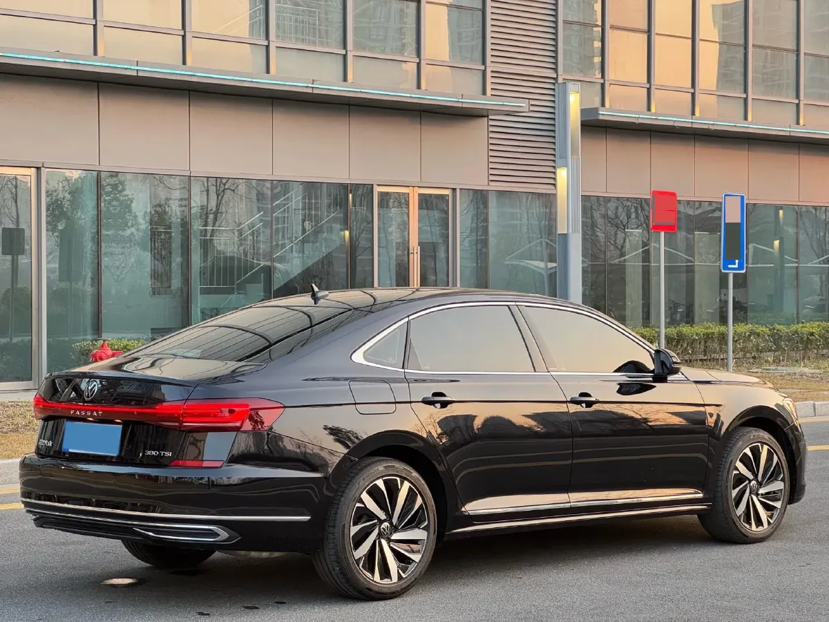 2025 Volkswagen Passat 2.0T 220HP L4 7DCT,autocango,china used car exporter,china ev exporter,chinese used car exporter,chinese used ev exporter
