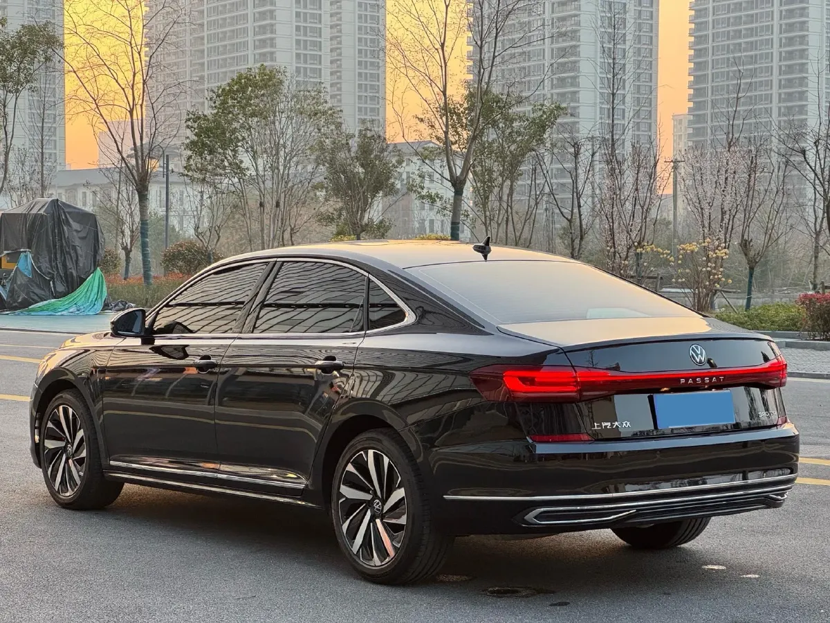 2025 Volkswagen Passat 2.0T 220HP L4 7DCT,autocango,china used car exporter,china ev exporter,chinese used car exporter,chinese used ev exporter