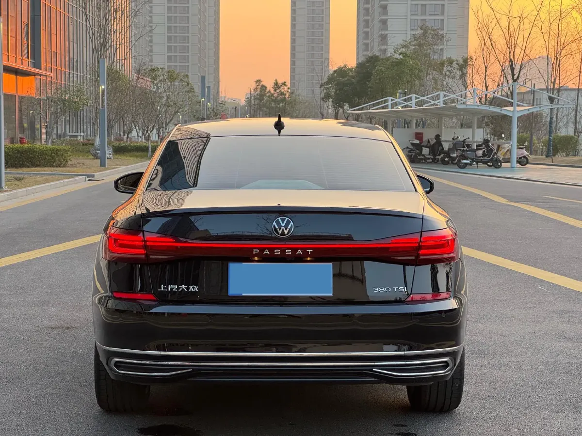 2025 Volkswagen Passat 2.0T 220HP L4 7DCT,autocango,china used car exporter,china ev exporter,chinese used car exporter,chinese used ev exporter