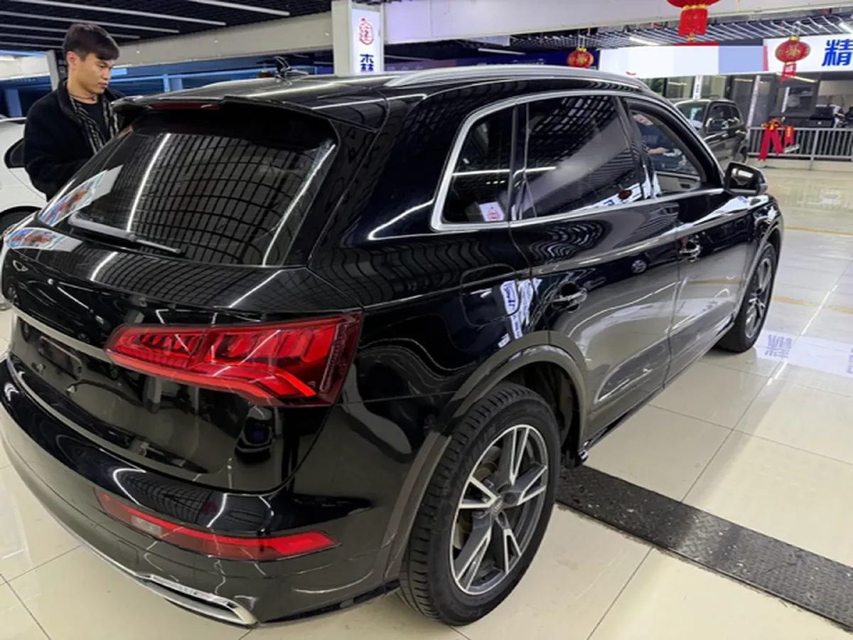 2018 Audi Q5L 2.0T 190HP L4 7DCT,autocango,china used car exporter,china ev exporter,chinese used car exporter,chinese used ev exporter