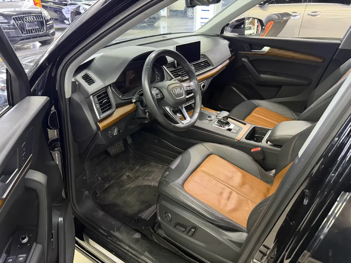 2018 Audi Q5L 2.0T 190HP L4 7DCT,autocango,china used car exporter,china ev exporter,chinese used car exporter,chinese used ev exporter