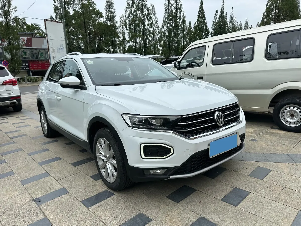 2022 Volkswagen T-Roc 1.4T 150HP L4 7DCT,autocango,china used car exporter,china ev exporter,chinese used car exporter,chinese used ev exporter
