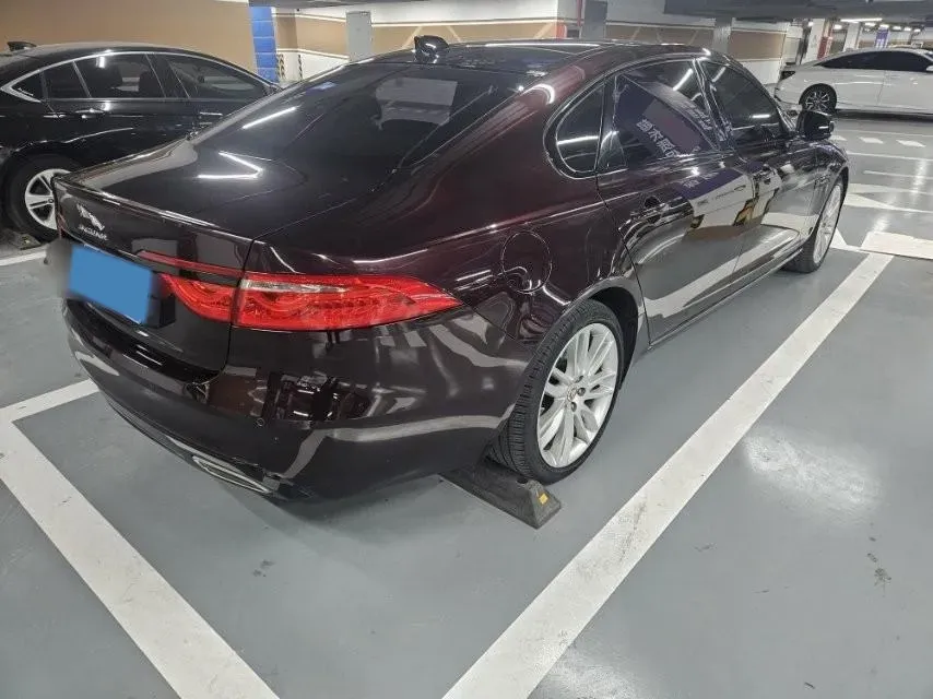 2020 Jaguar XFL 2.0T 200HP L4 8AT,autocango,china used car exporter,china ev exporter,chinese used car exporter,chinese used ev exporter