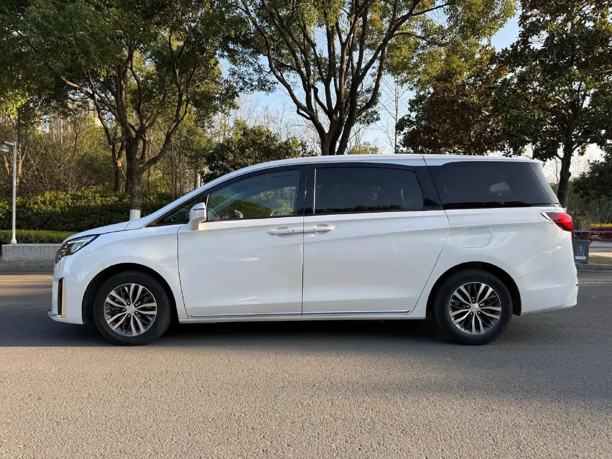 2023 Buick GL8 2.0T 237HP L4 9AT,autocango,china used car exporter,china ev exporter,chinese used car exporter,chinese used ev exporter