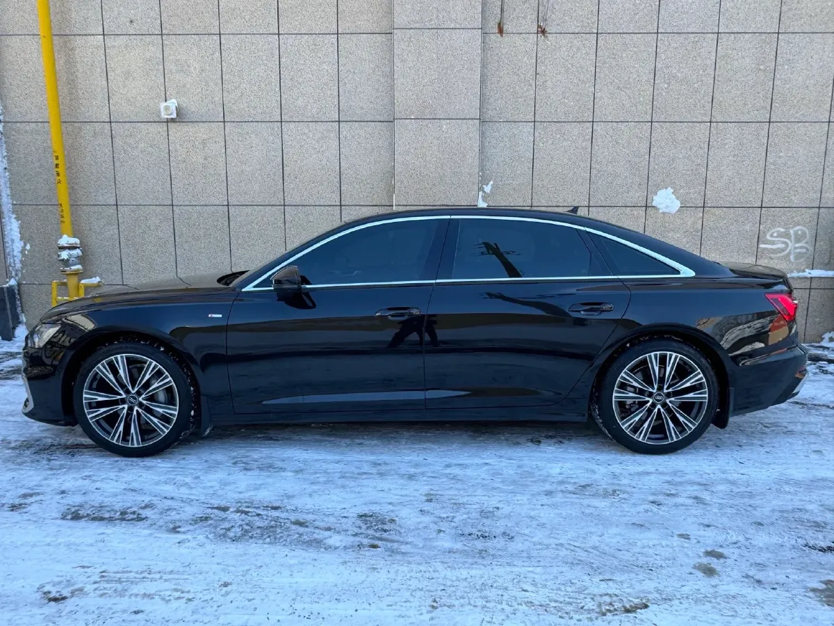 2023 Audi A6L 2.0T 245HP L4 7DCT,autocango,china used car exporter,china ev exporter,chinese used car exporter,chinese used ev exporter