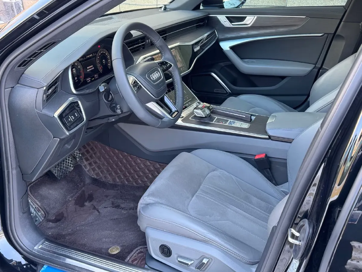 2023 Audi A6L 2.0T 245HP L4 7DCT,autocango,china used car exporter,china ev exporter,chinese used car exporter,chinese used ev exporter