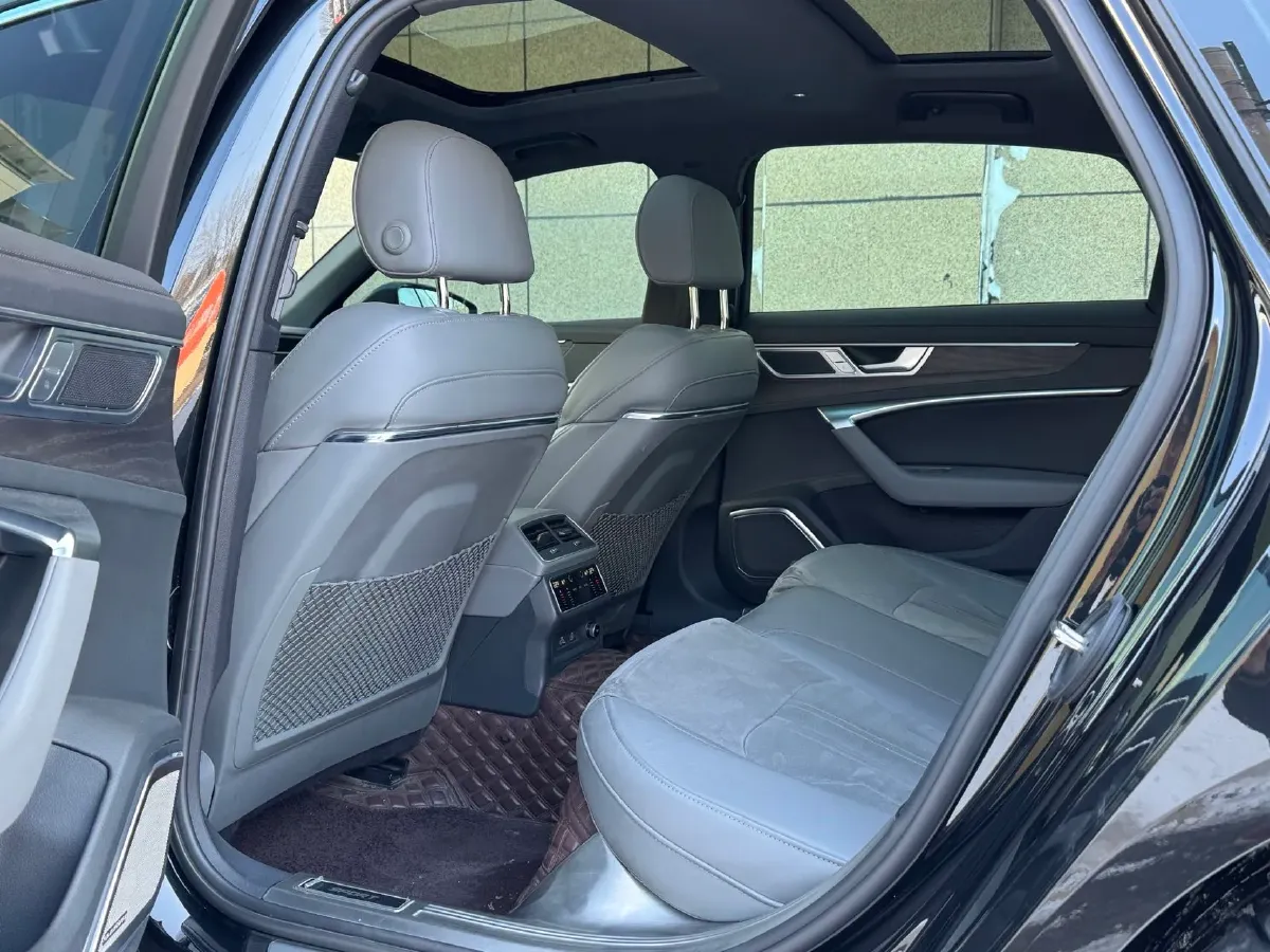 2023 Audi A6L 2.0T 245HP L4 7DCT,autocango,china used car exporter,china ev exporter,chinese used car exporter,chinese used ev exporter