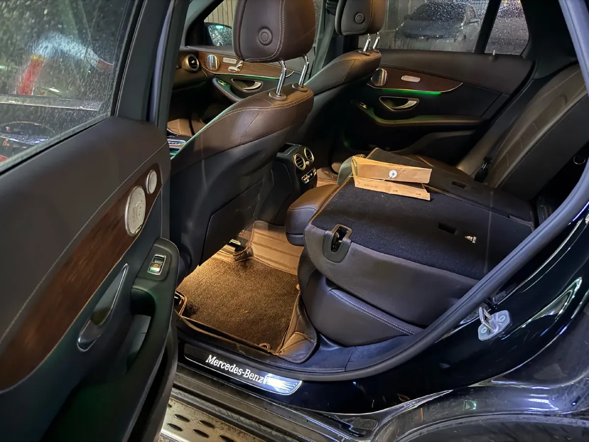 2021 Mercedes-Benz GLC Class 2.0T 258HP L4 9AT,autocango,china used car exporter,china ev exporter,chinese used car exporter,chinese used ev exporter