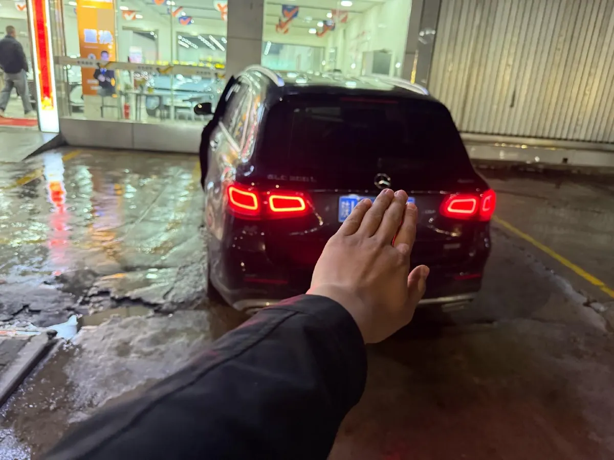 2021 Mercedes-Benz GLC Class 2.0T 258HP L4 9AT,autocango,china used car exporter,china ev exporter,chinese used car exporter,chinese used ev exporter