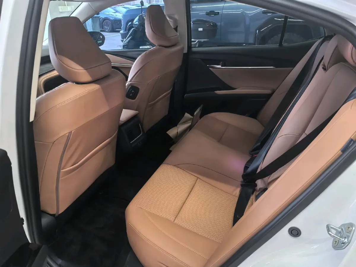 2024 Toyota Camry 2.0L 173HP L4 CVT,autocango,china used car exporter,china ev exporter,chinese used car exporter,chinese used ev exporter