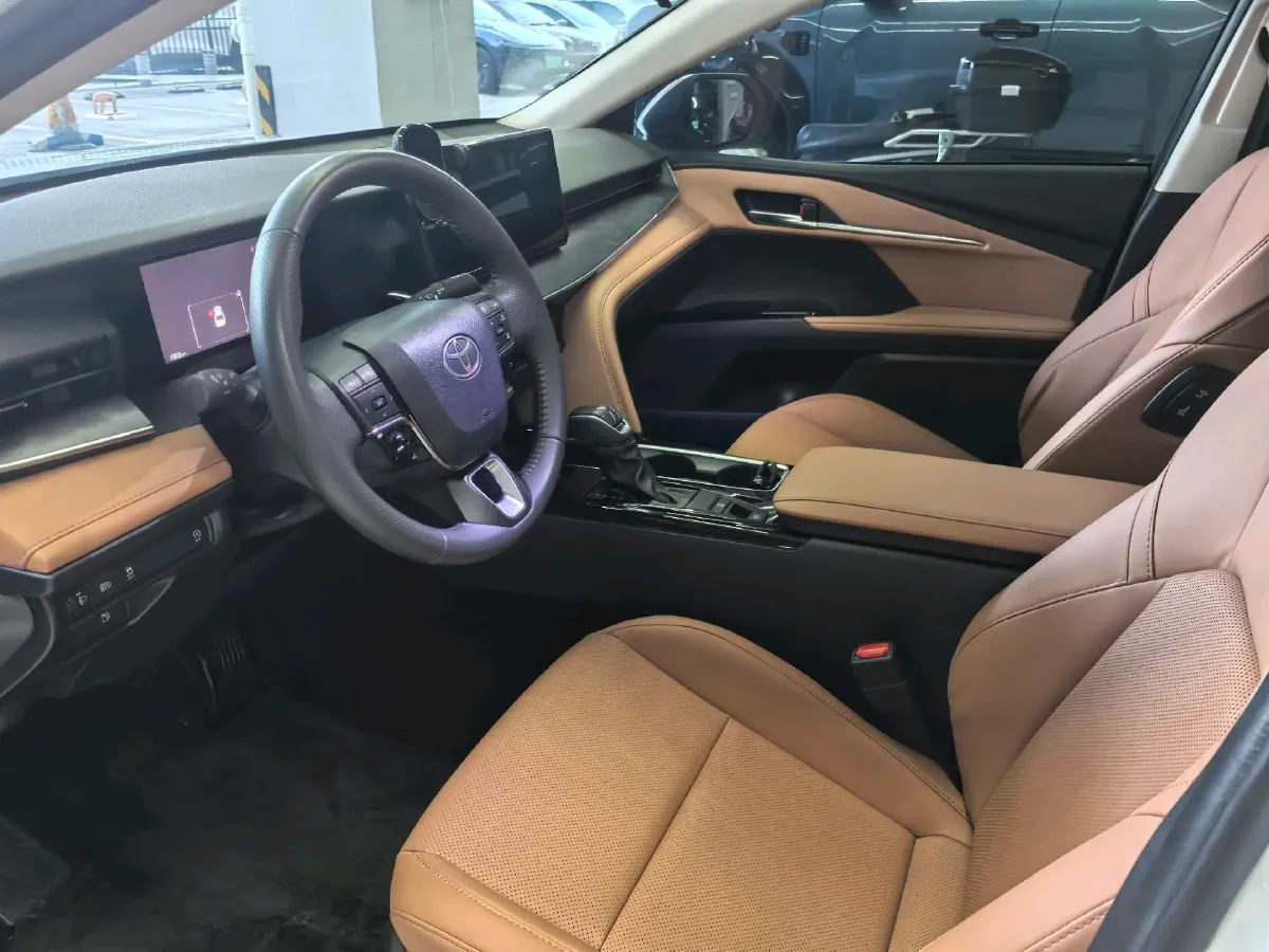 2024 Toyota Camry 2.0L 173HP L4 CVT,autocango,china used car exporter,china ev exporter,chinese used car exporter,chinese used ev exporter