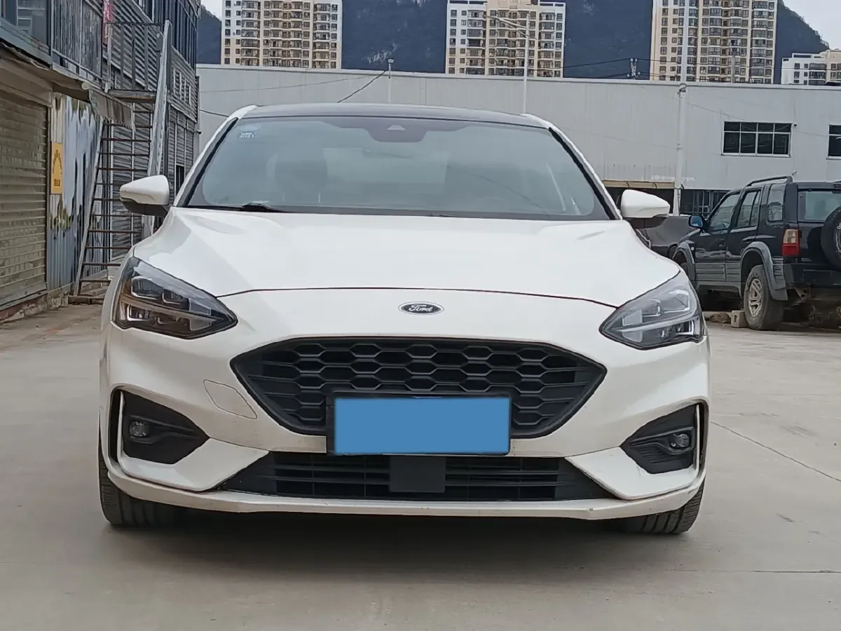 2019 Ford Focus 1.5T 184HP L3 8AT,autocango,china used car exporter,china ev exporter,chinese used car exporter,chinese used ev exporter