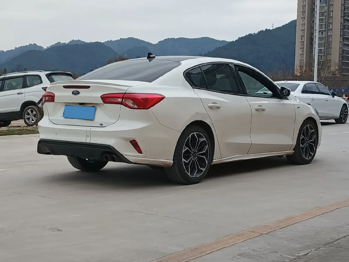 2019 Ford Focus 1.5T 184HP L3 8AT,autocango,china used car exporter,china ev exporter,chinese used car exporter,chinese used ev exporter