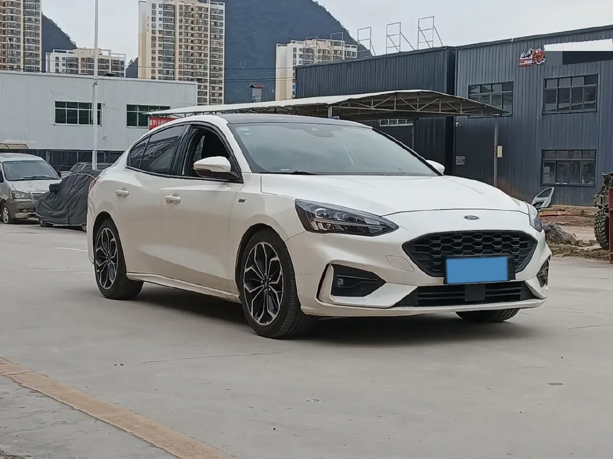 2019 Ford Focus 1.5T 184HP L3 8AT,autocango,china used car exporter,china ev exporter,chinese used car exporter,chinese used ev exporter