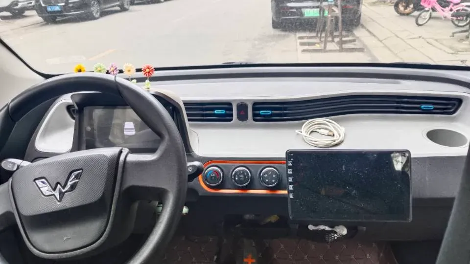 2020 WuLing HongGuang MINI EV BEV 13.8KWH,autocango,china used car exporter,china ev exporter,chinese used car exporter,chinese used ev exporter