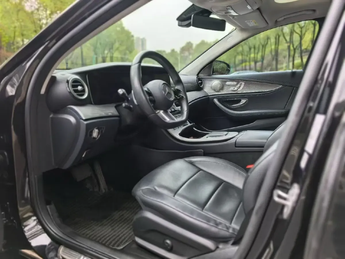 2021 Mercedes-Benz E Class 2.0T 258HP L4 9AT,autocango,china used car exporter,china ev exporter,chinese used car exporter,chinese used ev exporter