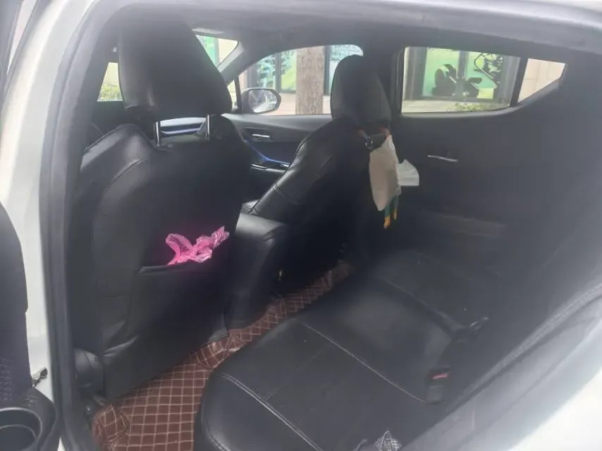 2018 Toyota C-HR 2.0L 171HP L4 CVT,autocango,china used car exporter,china ev exporter,chinese used car exporter,chinese used ev exporter