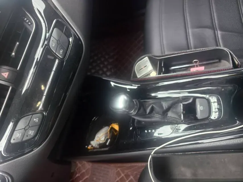 2018 Toyota C-HR 2.0L 171HP L4 CVT,autocango,china used car exporter,china ev exporter,chinese used car exporter,chinese used ev exporter