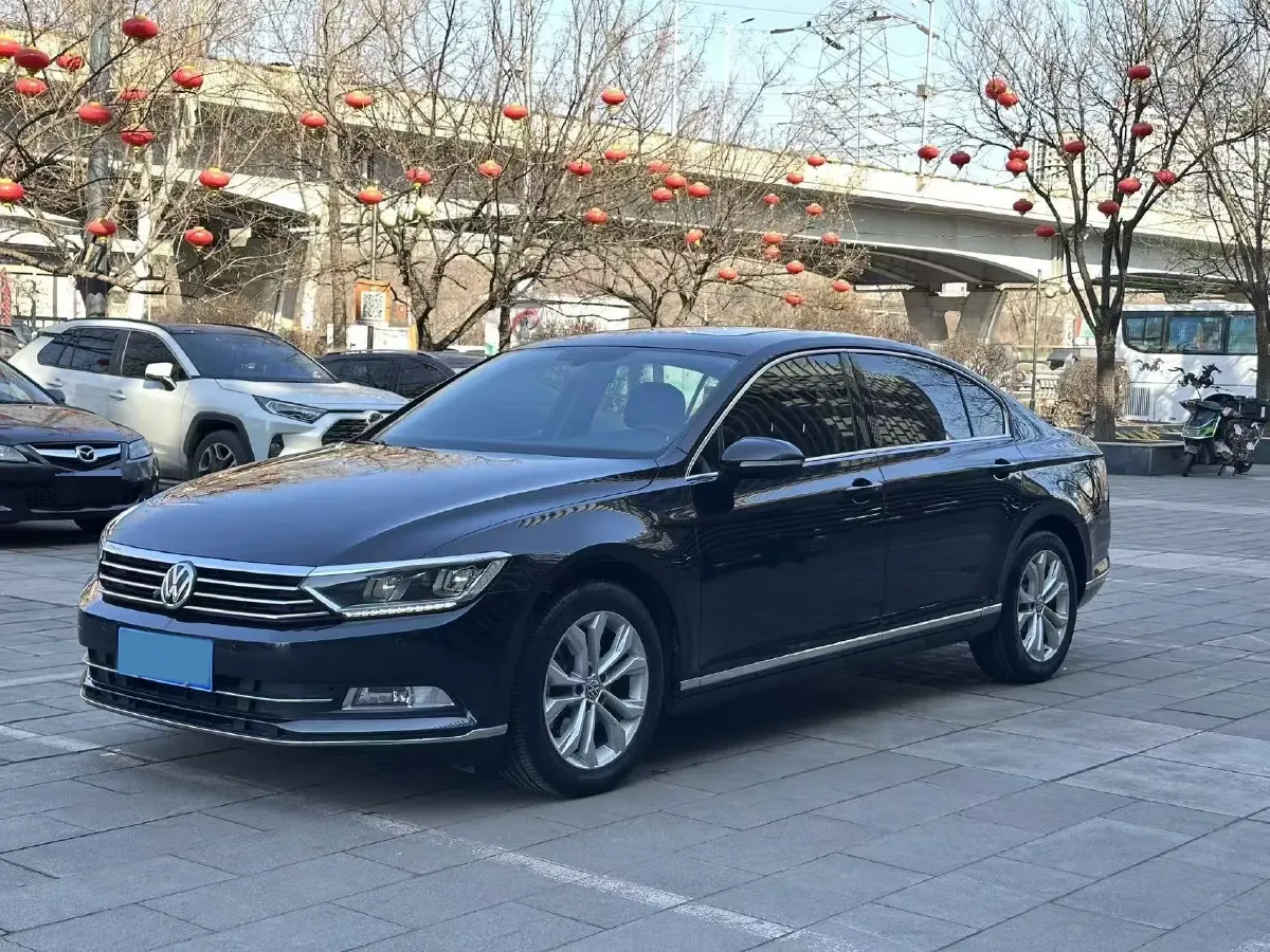 2019 Volkswagen Magotan 2.0T 186HP L4 7DCT,autocango,china used car exporter,china ev exporter,chinese used car exporter,chinese used ev exporter