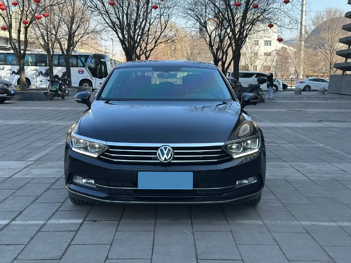 2019 Volkswagen Magotan 2.0T 186HP L4 7DCT,autocango,china used car exporter,china ev exporter,chinese used car exporter,chinese used ev exporter