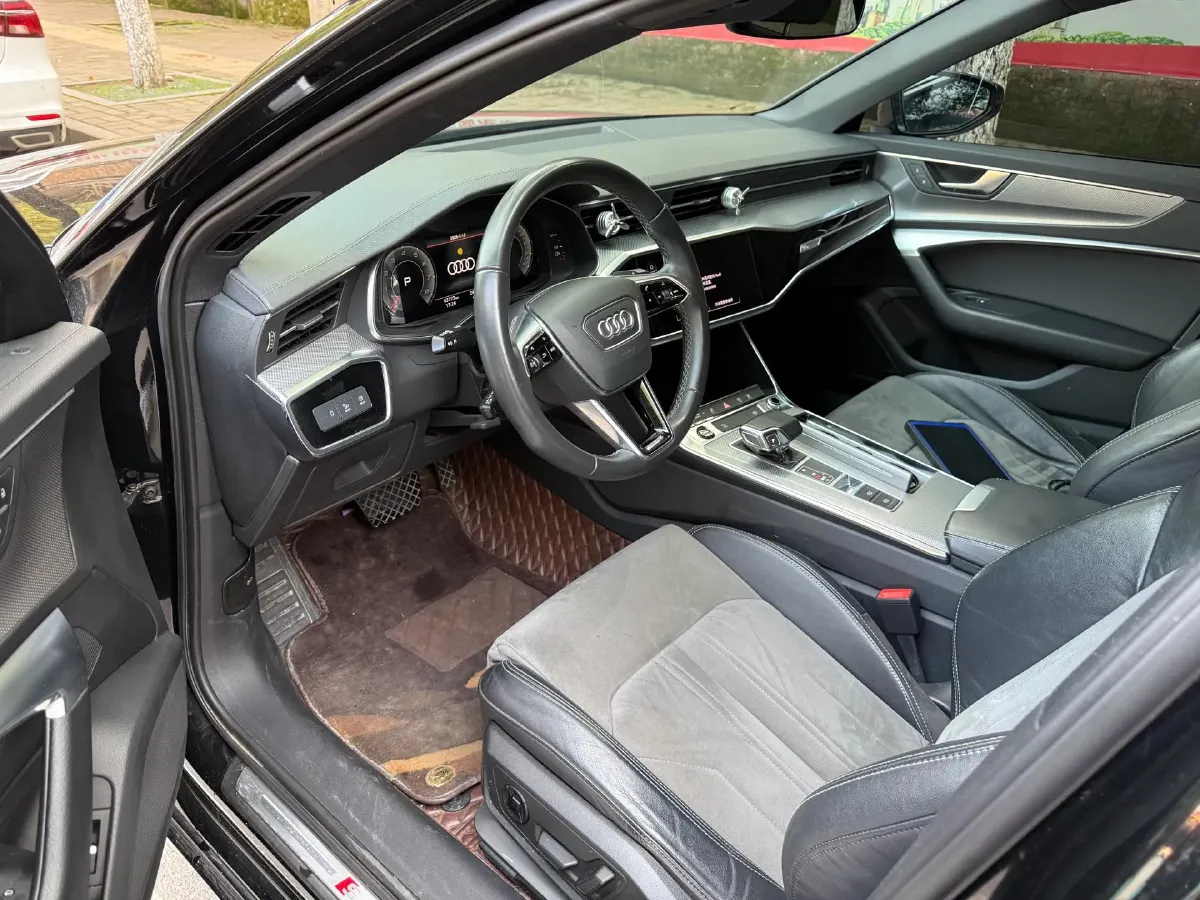 2021 Audi A6L 2.0T 224HP L4 7DCT,autocango,china used car exporter,china ev exporter,chinese used car exporter,chinese used ev exporter