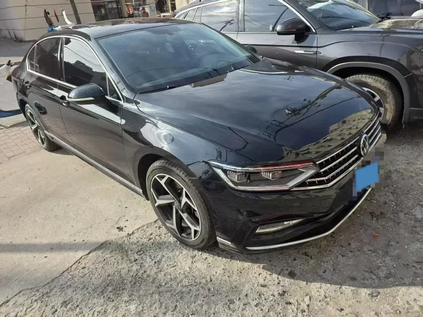 2023 Volkswagen Magotan 2.0T 186HP L4 7DCT,autocango,china used car exporter,china ev exporter,chinese used car exporter,chinese used ev exporter