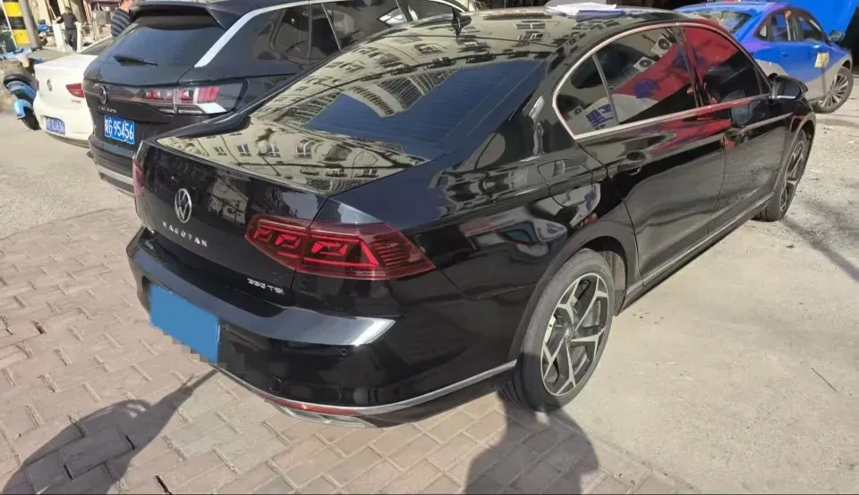 2023 Volkswagen Magotan 2.0T 186HP L4 7DCT,autocango,china used car exporter,china ev exporter,chinese used car exporter,chinese used ev exporter